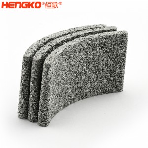 來圖定制不銹鋼濾板耐腐蝕壽命長(zhǎng)，316L不銹鋼粉末燒結(jié)濾芯